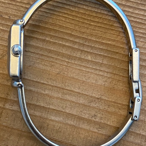 Gucci watch 100-% AUTHENTIC - Picture 5 of 7